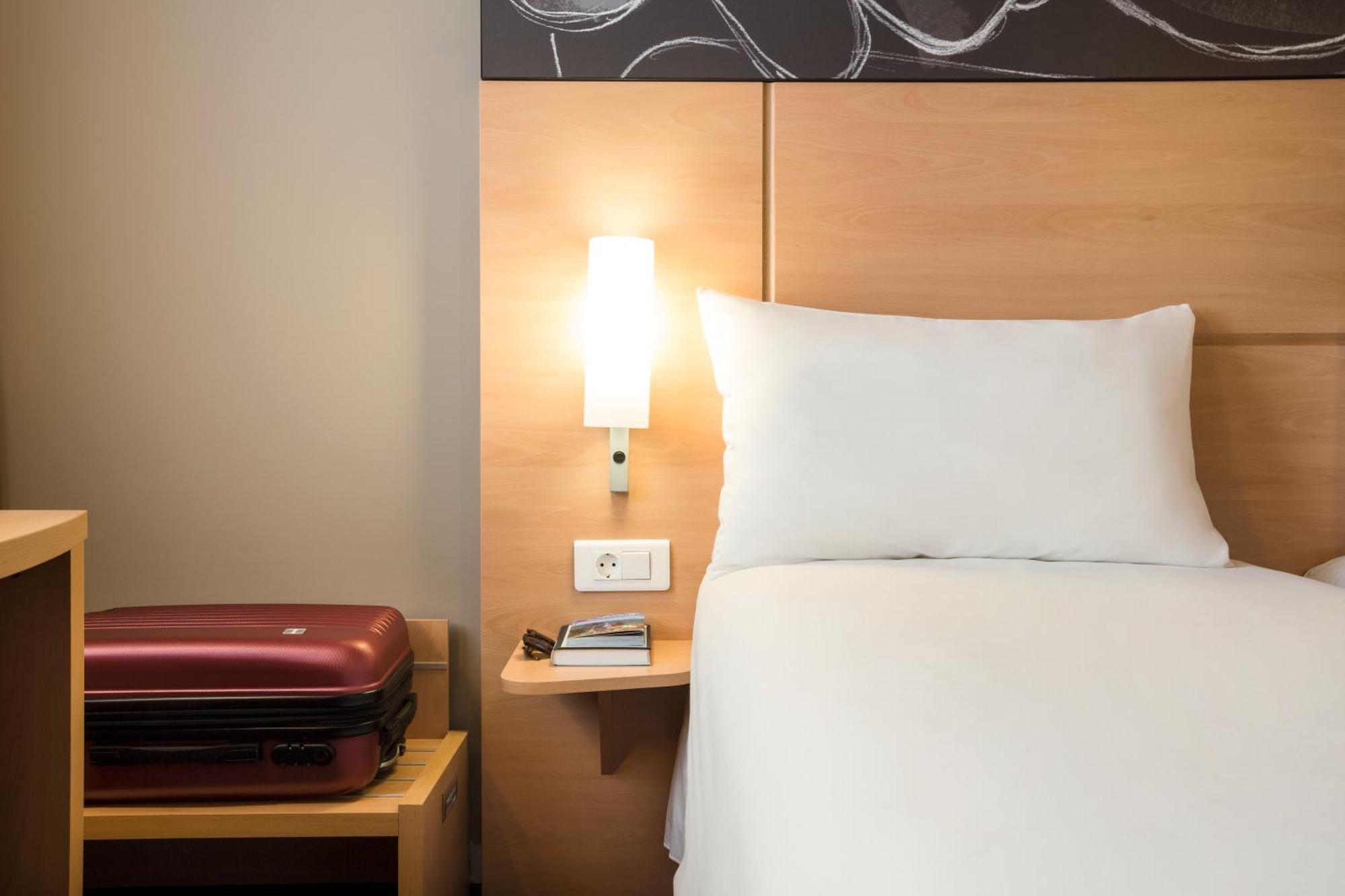 Ibis Lyon Part Dieu Les Halles Экстерьер фото