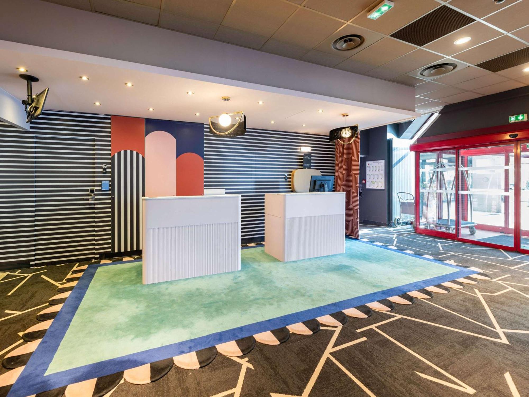 Ibis Lyon Part Dieu Les Halles Экстерьер фото